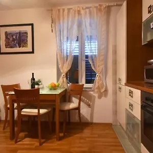 cozy-adorable-apartment-elizabeta.splithotels.org/